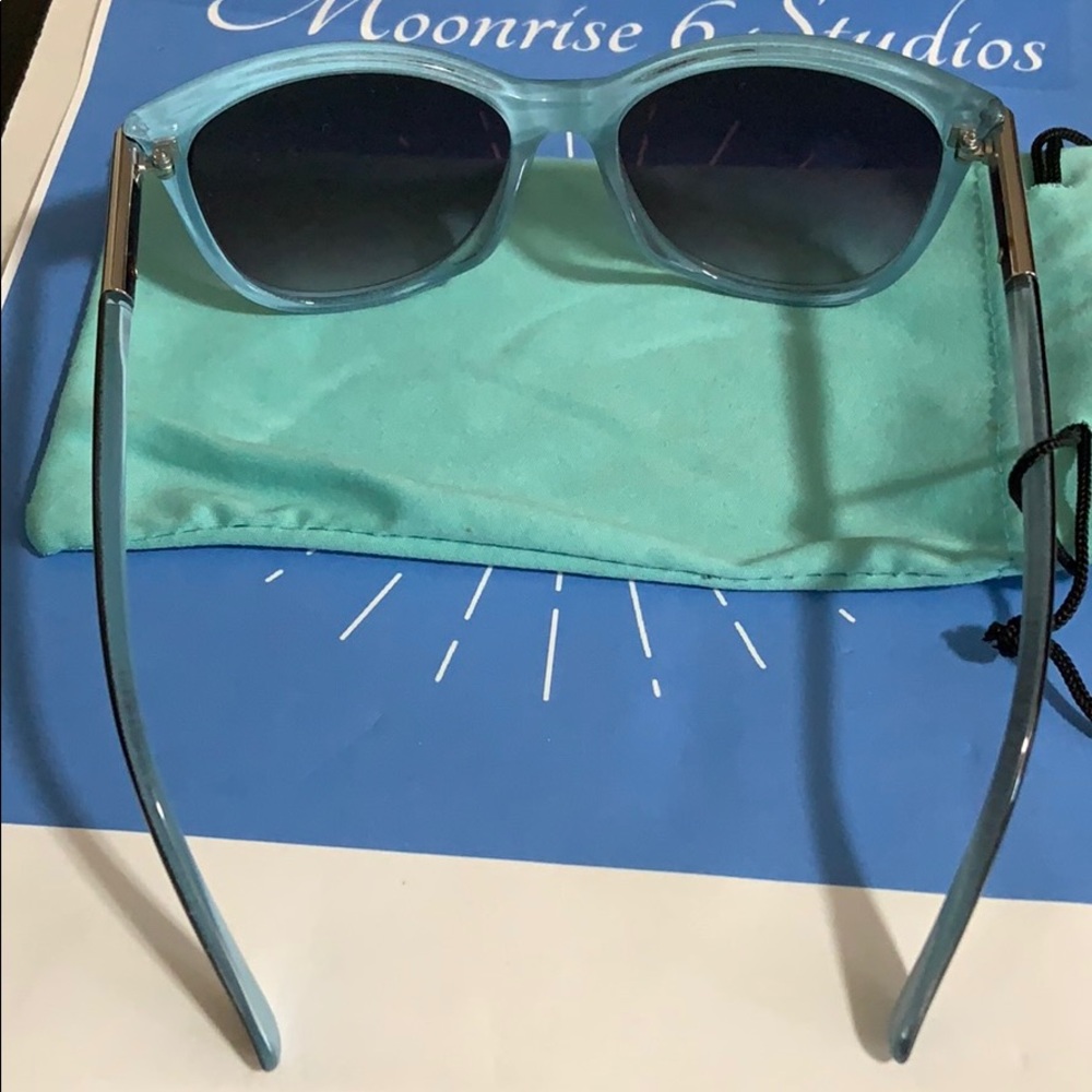 Sunglasses - Picture 4 of 7